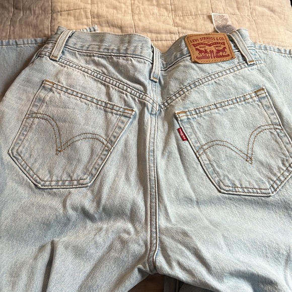 Levi’s Straight Jeans - Picture 2 of 3